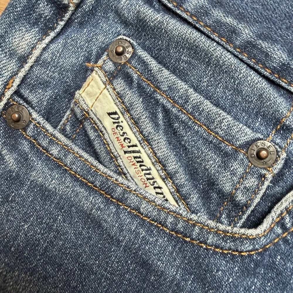 Diesel Jeans Men 30x24 Blue Regular Straight Leg Dirty Wash Denim (Tagged‎ 33)